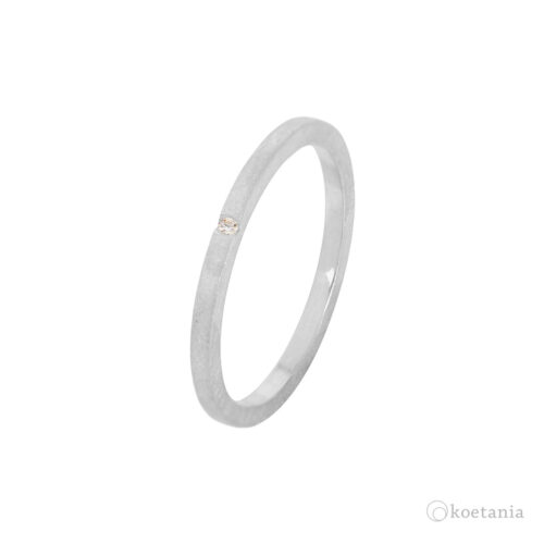 Alianza minimalista forjada oro