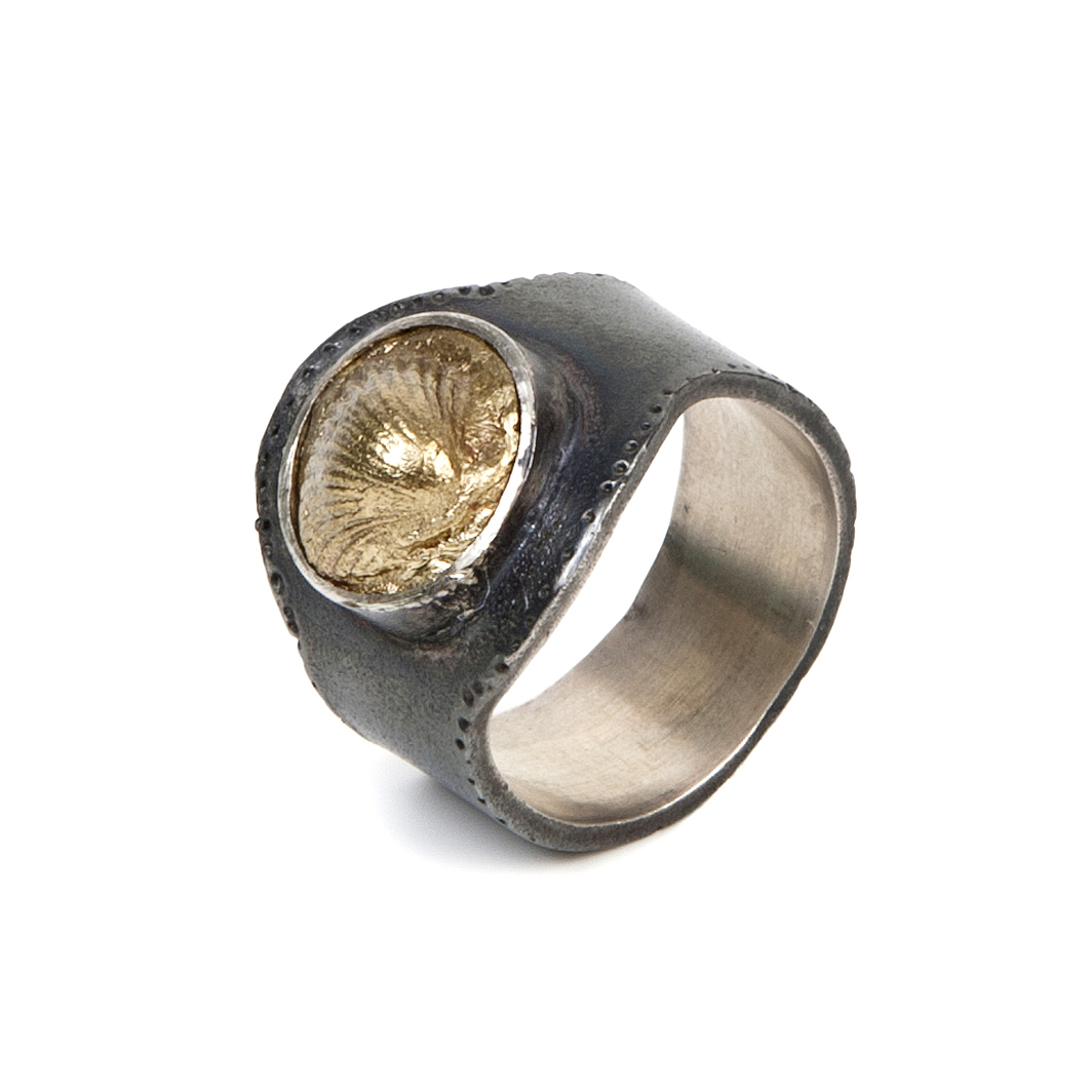 Anillo Barcino Familias sello L3 concha